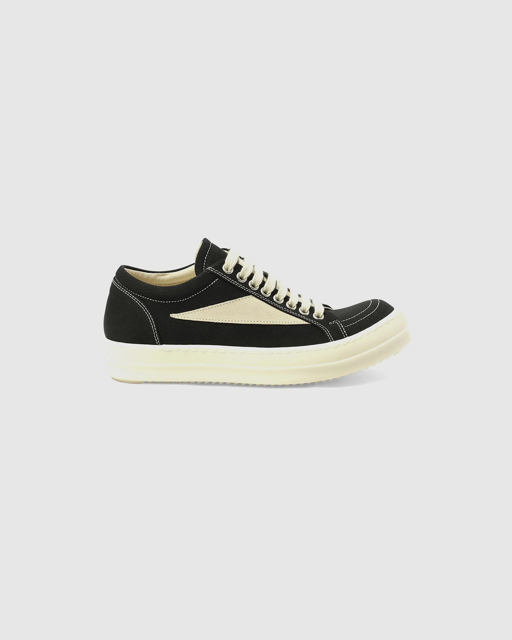 Vintage Sneaks Sneakers Black Milk